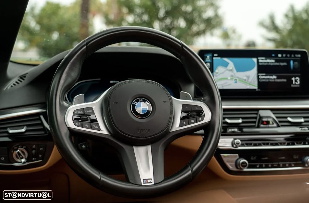 BMW 530 e Pack M - 22