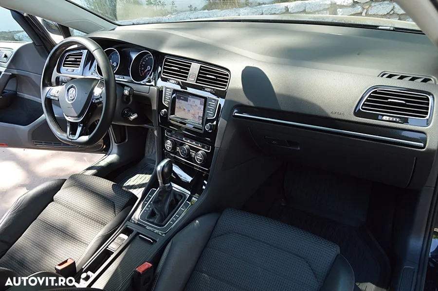 Volkswagen Golf 1.6 BlueTDI DSG Comfortline - 16
