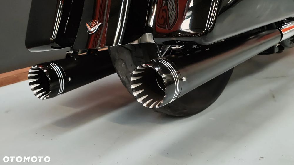 Harley-Davidson CVO Street Glide - 21