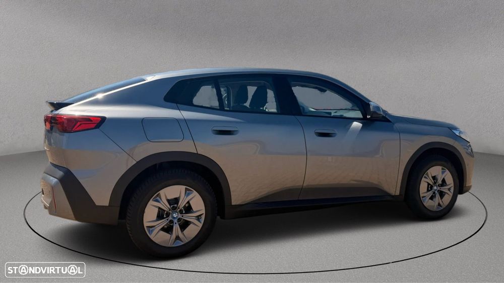 BMW iX2 eDrive20 - 12
