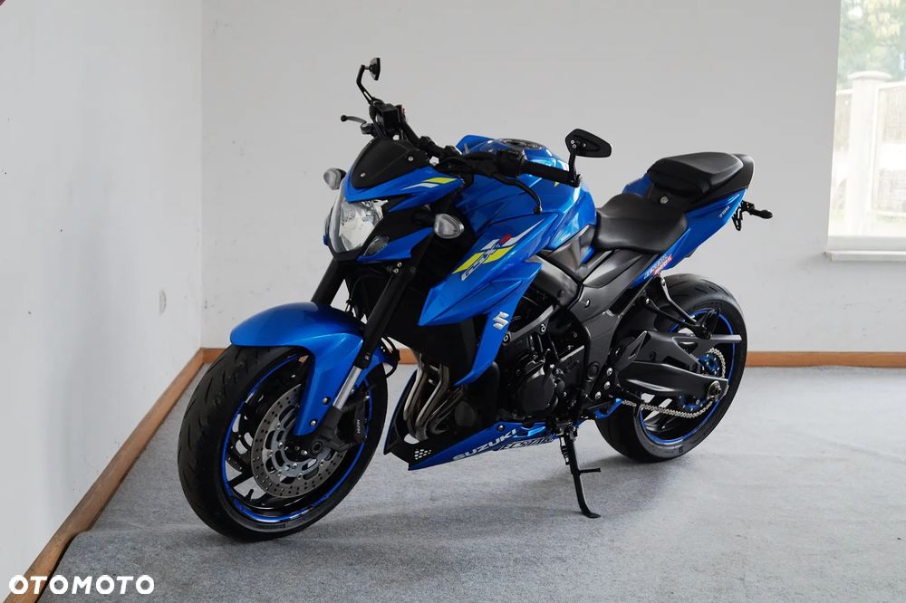 Suzuki GSX - 4