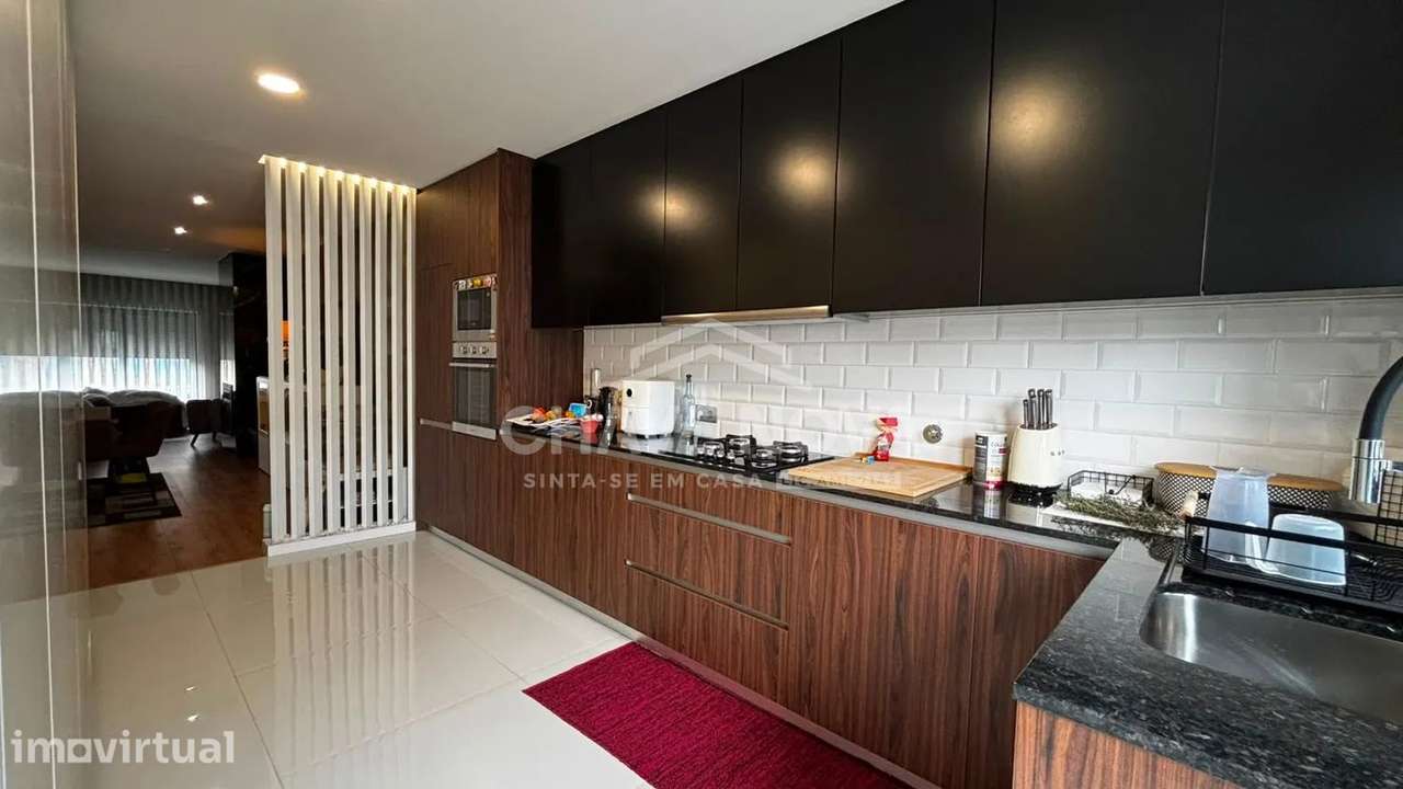 Excelente Apartamento Moradia T3 em São Romão do Coronado, Maia - Grande imagem: 2/21