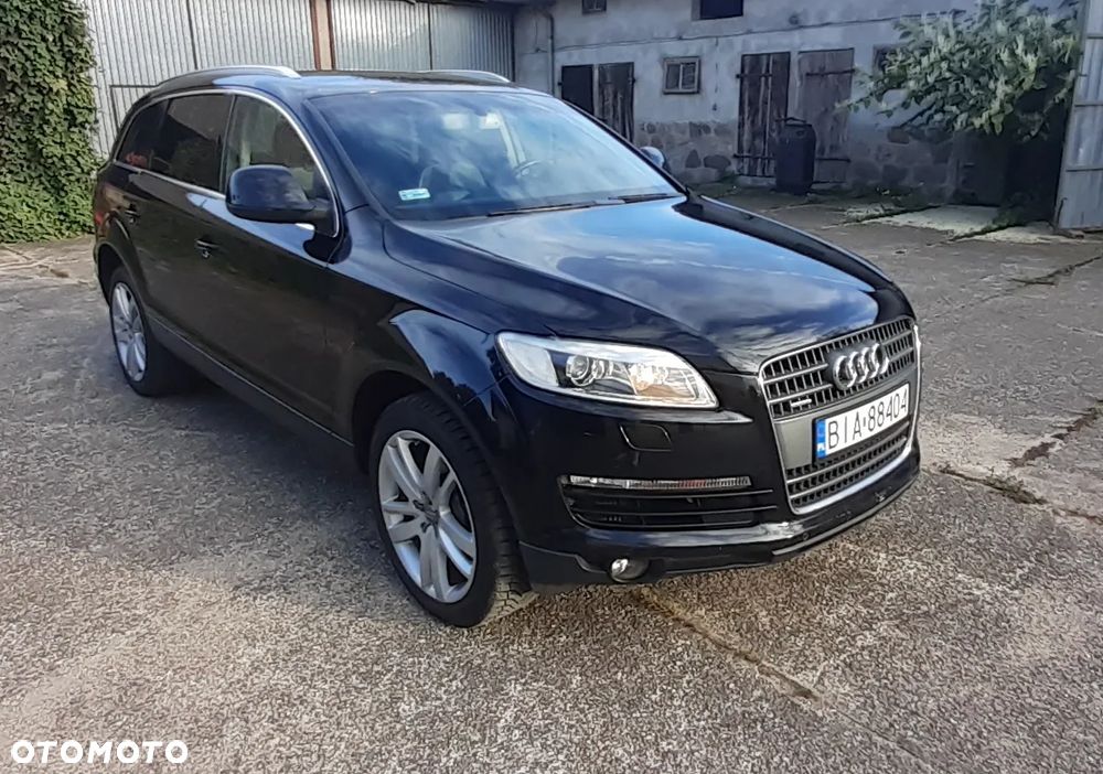Audi Q7 - 1