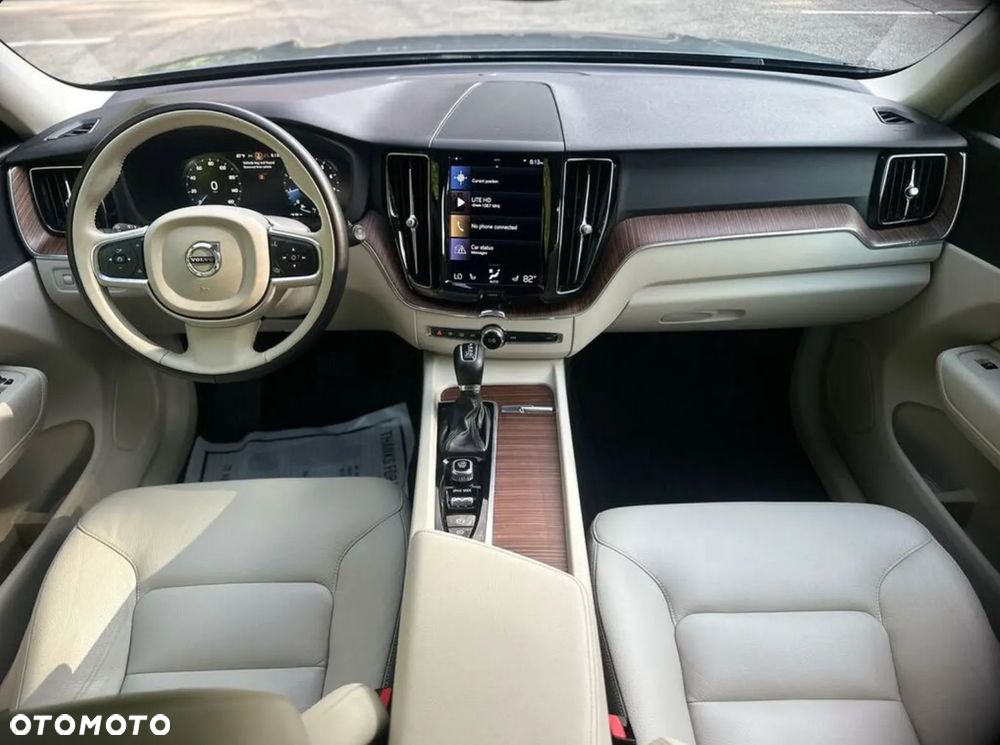 Volvo XC 60 T5 AWD Geartronic Momentum Pro - 8