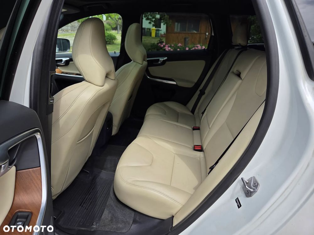 Volvo XC 60 T5 AWD Summum - 6