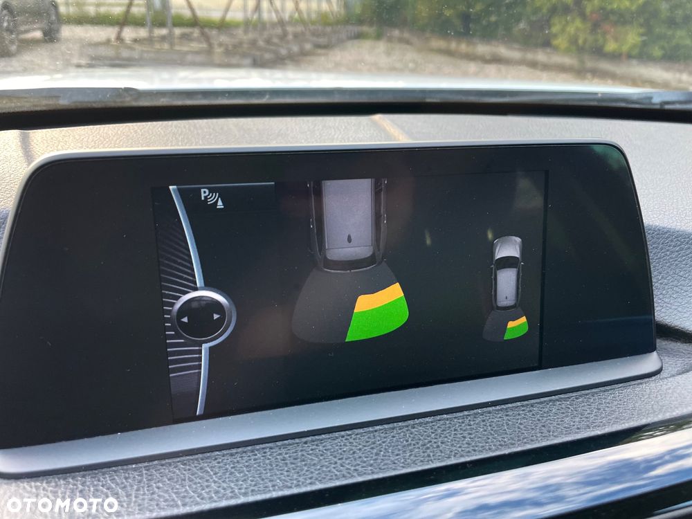 BMW Seria 3 318d DPF Edition Sport - 31