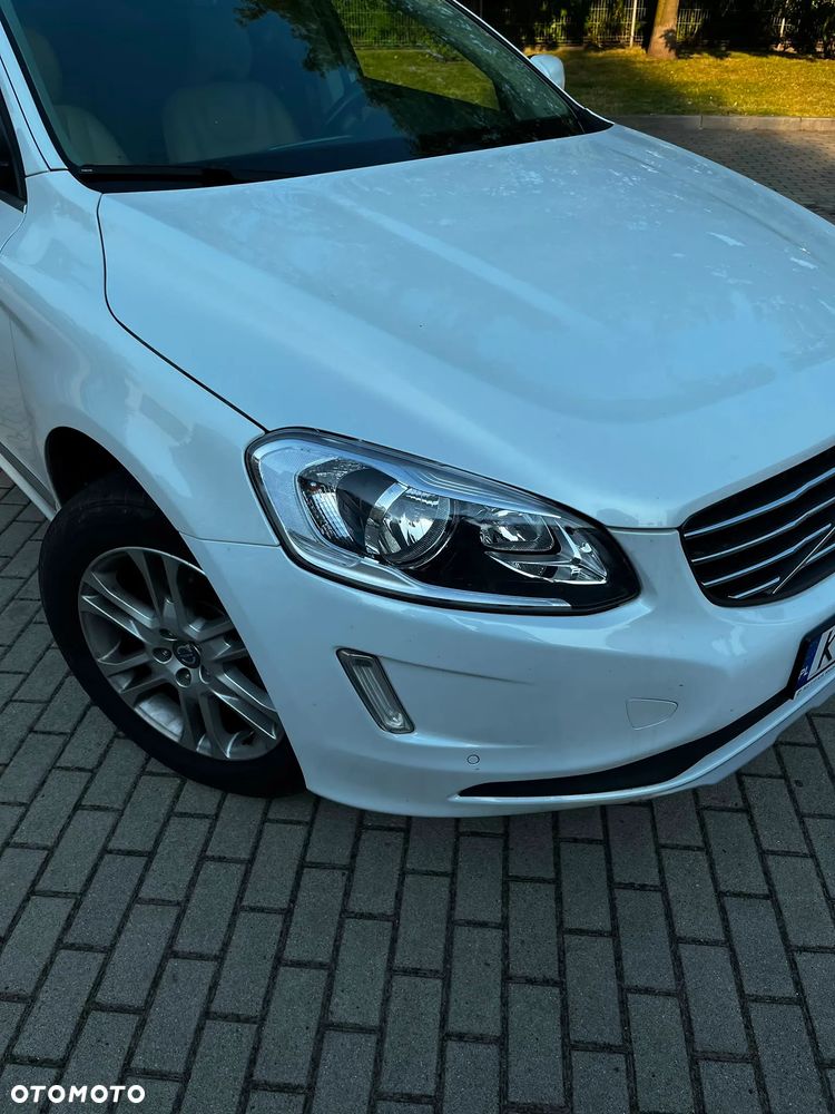 Volvo XC 60 T5 AWD Momentum - 4
