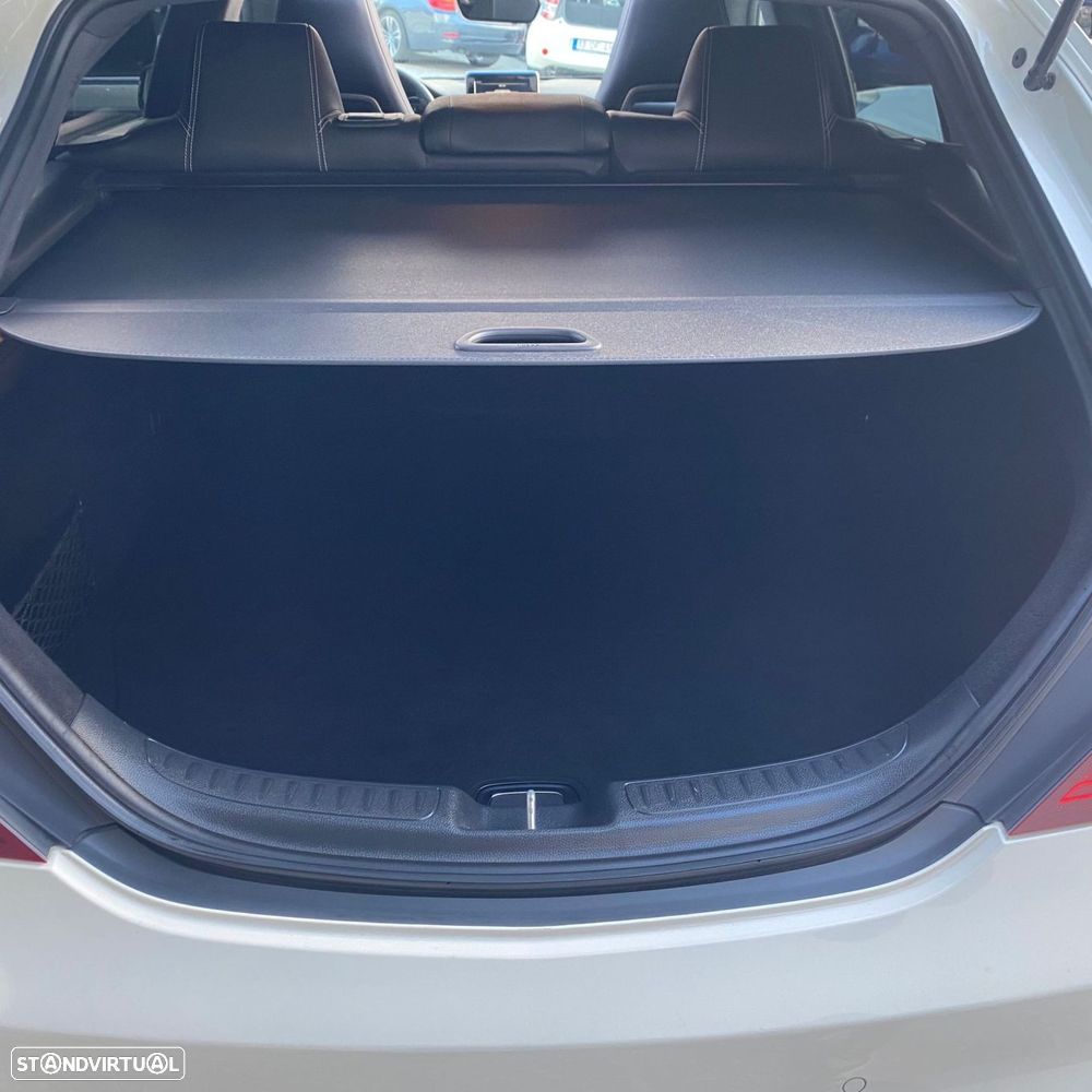 Mercedes-Benz CLA 180 d Shooting Brake Urban Aut. - 58