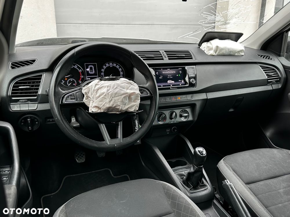 Skoda Fabia 1.0 Style Color - 17