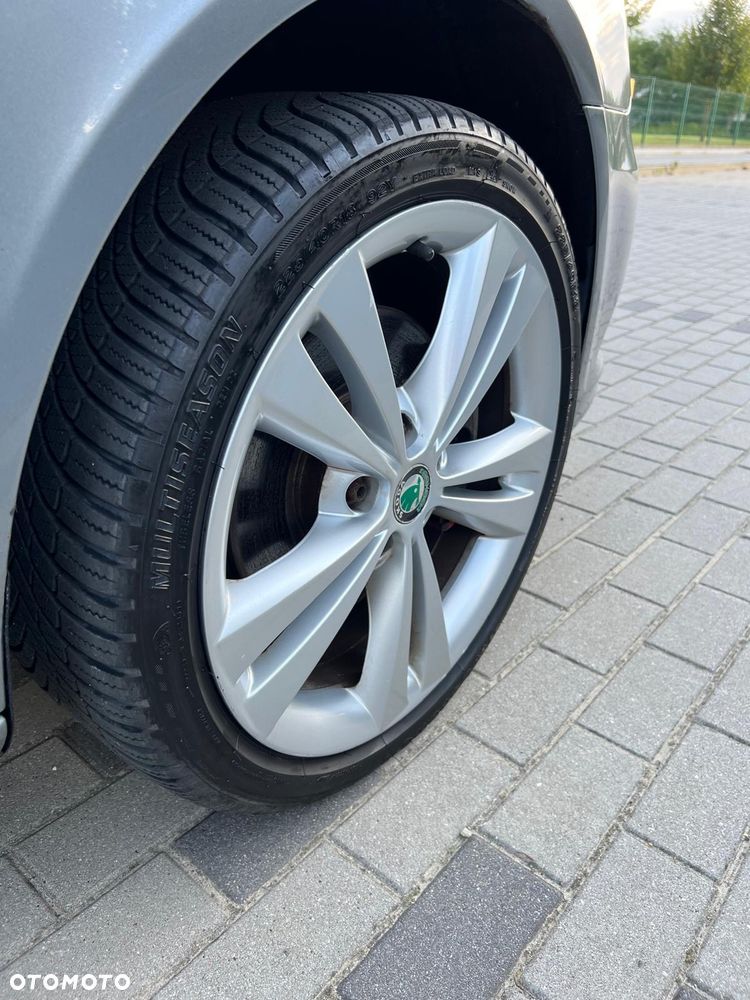 Skoda Octavia 2.0 TDI RS DSG - 22