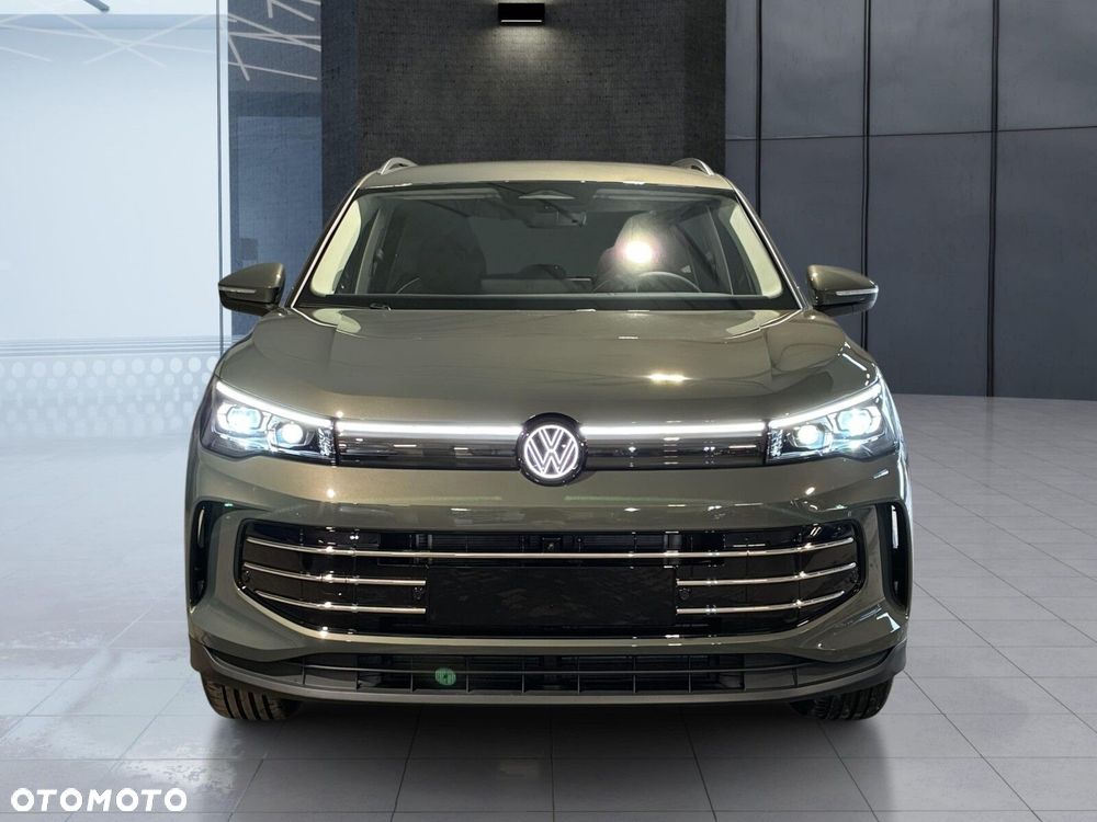 Volkswagen Tiguan - 9