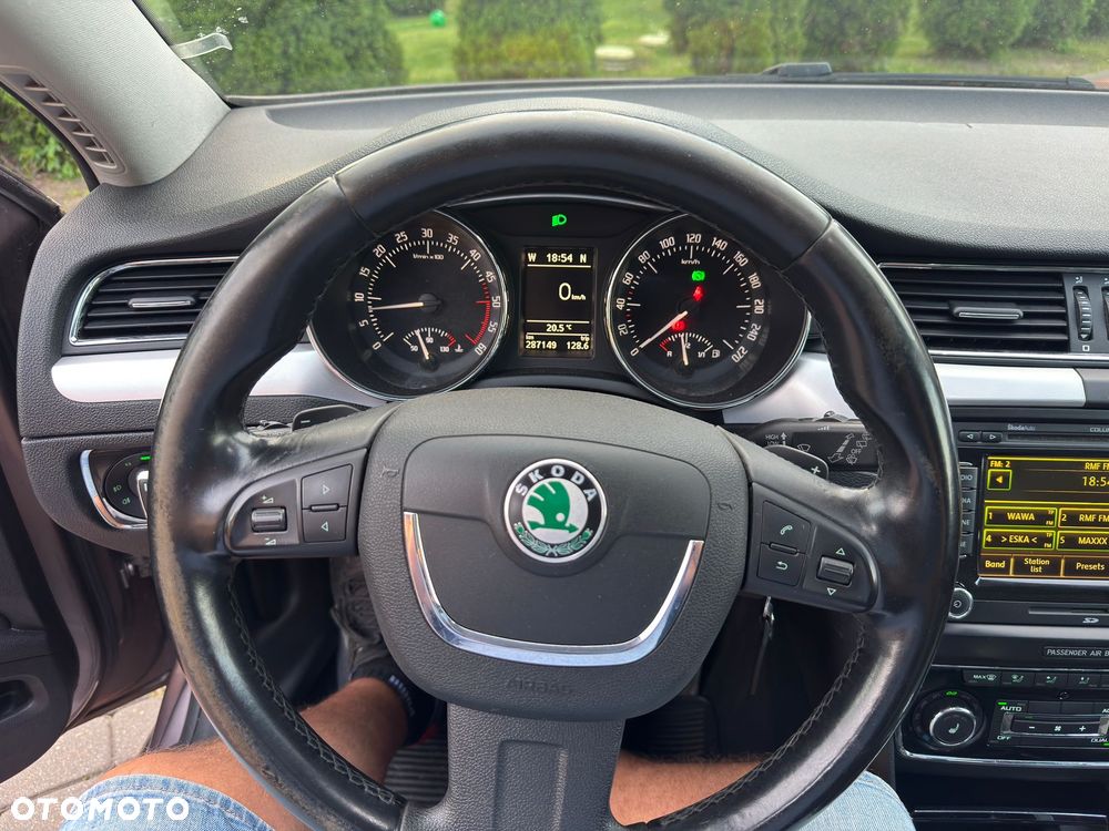 Skoda Superb 2.0 TDI Ambition DSG - 15