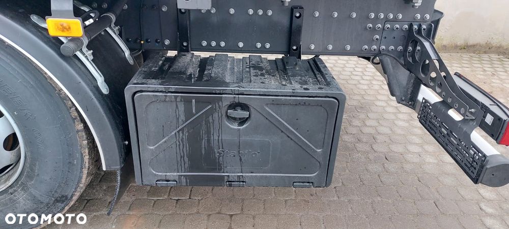 Renault C 440 6x2 - 13