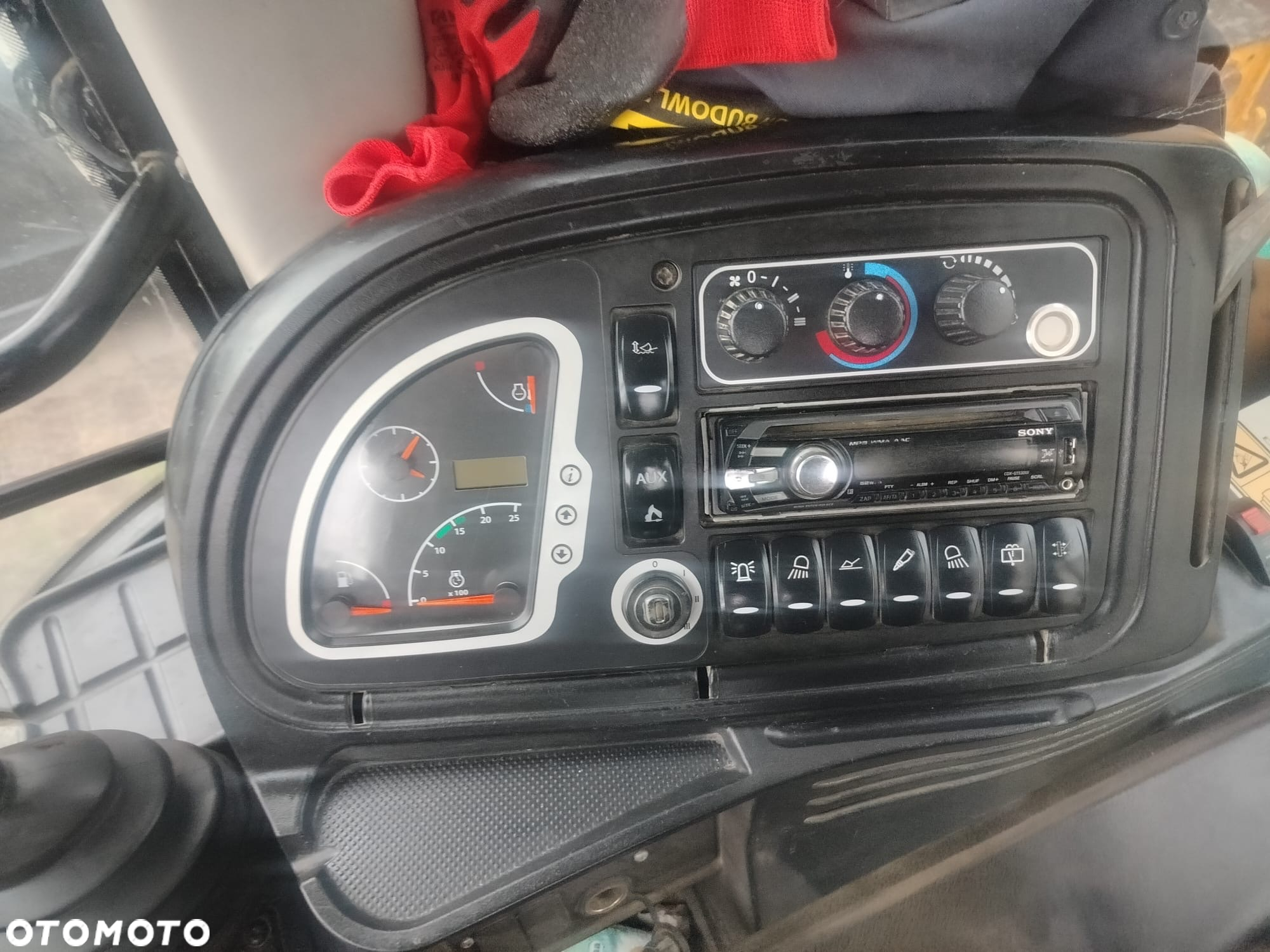 JCB 4CX - 8