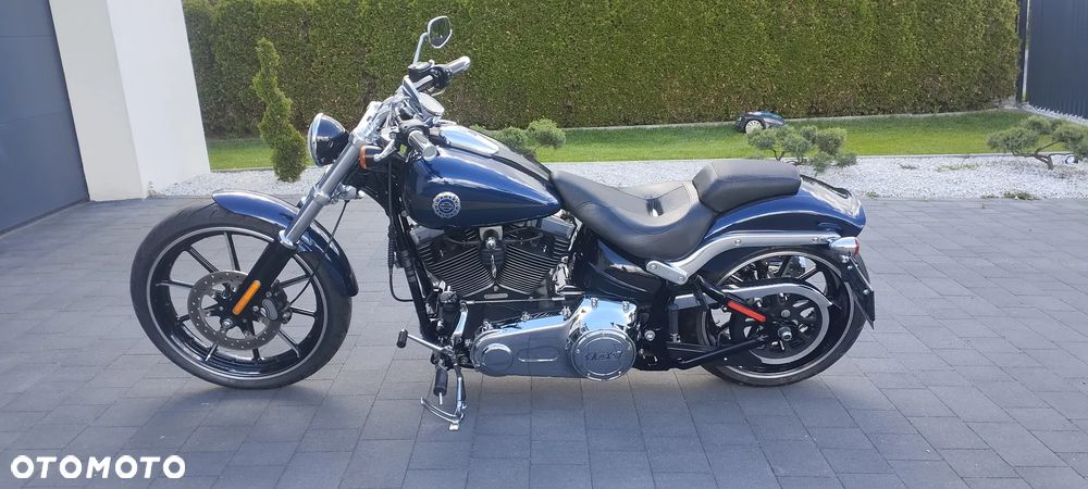 Harley-Davidson Softail Breakout - 12