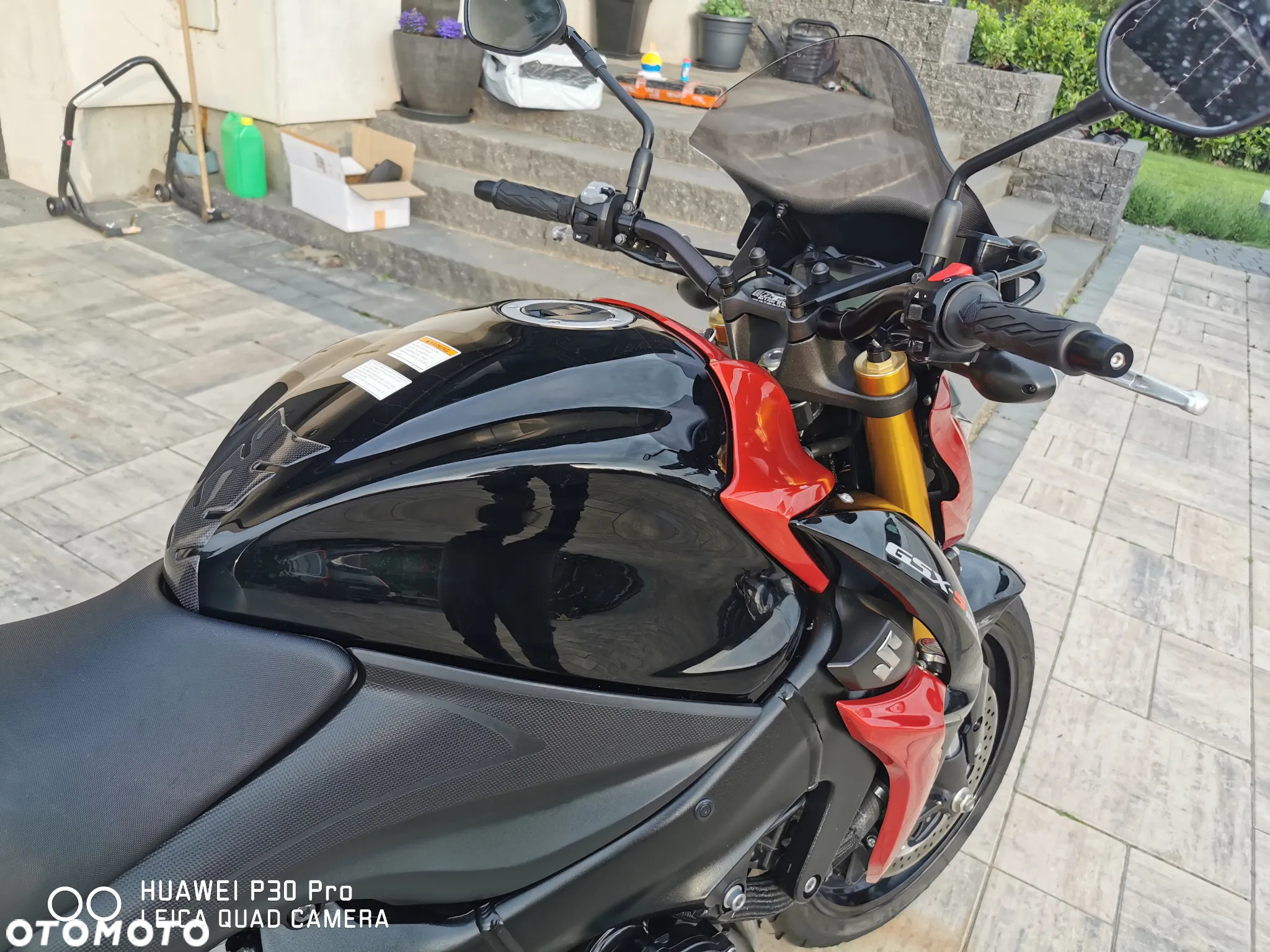 Suzuki GSX - 8