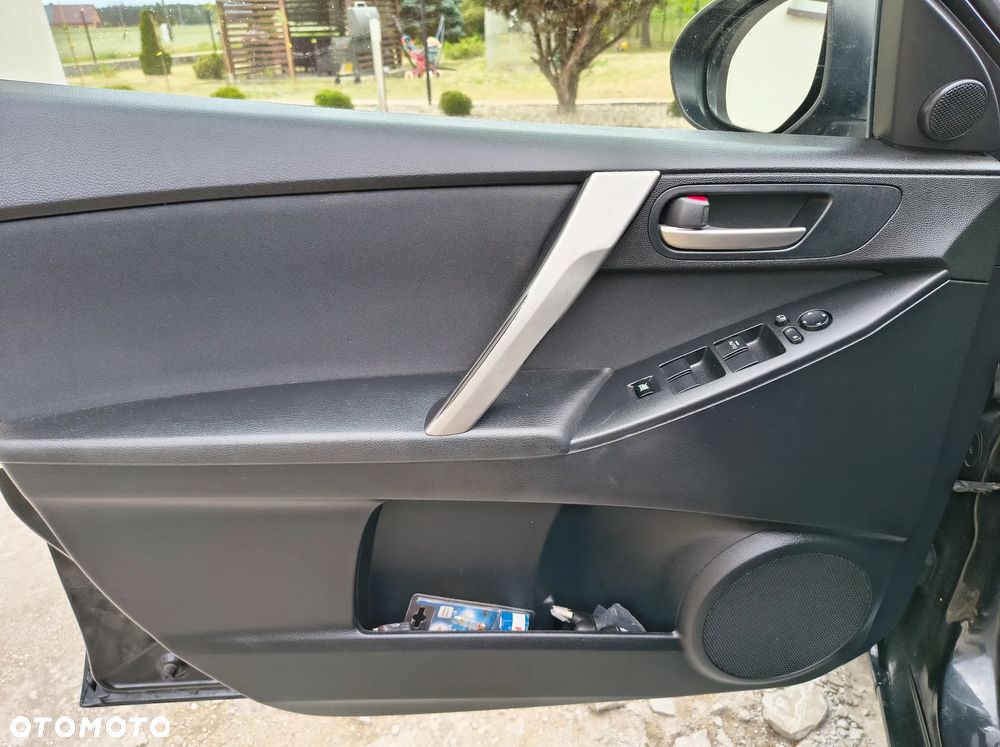 Mazda 3 1.6 Exclusive + - 17