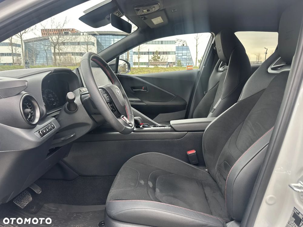 Toyota C-HR - 15