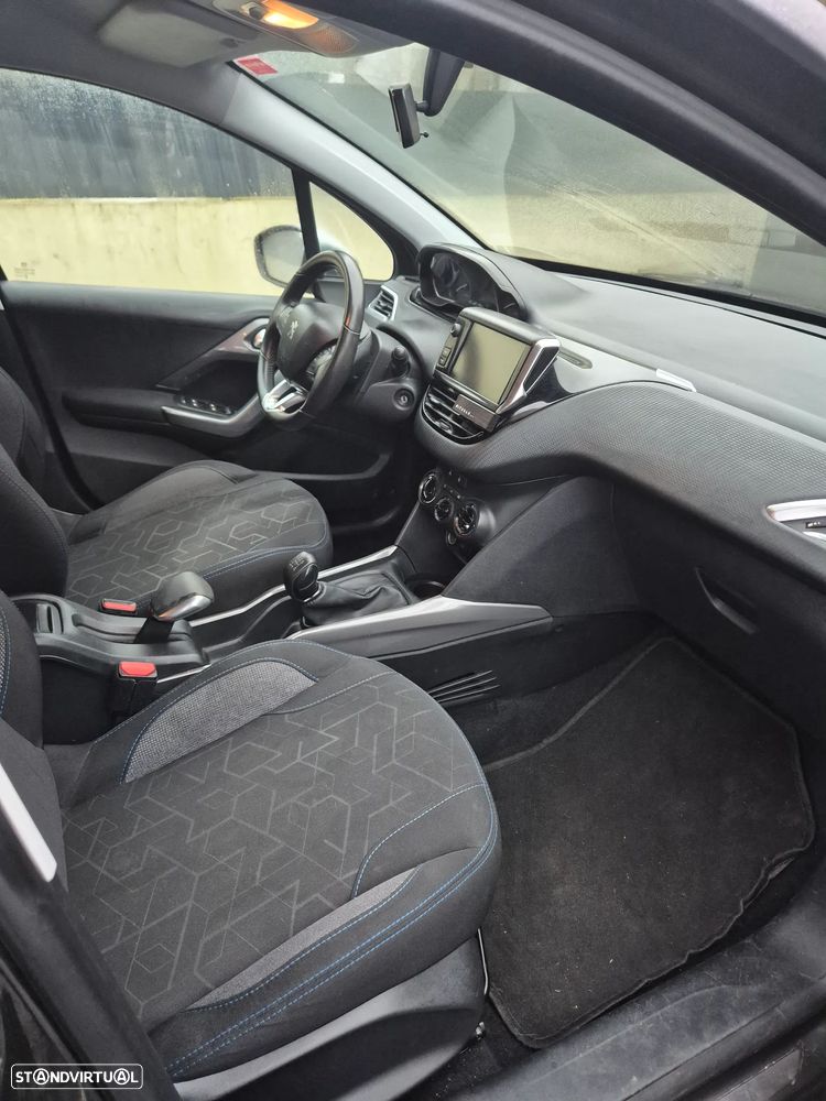 Peugeot 2008 1.2 PureTech Allure - 17