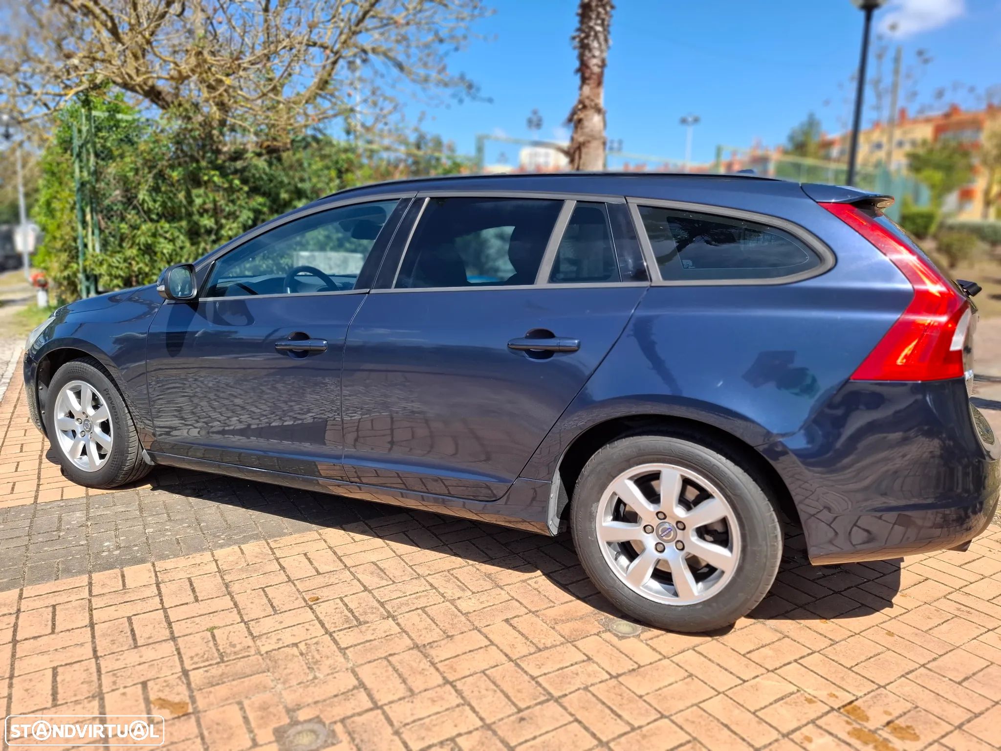 Volvo V60 D2 Edition - 1