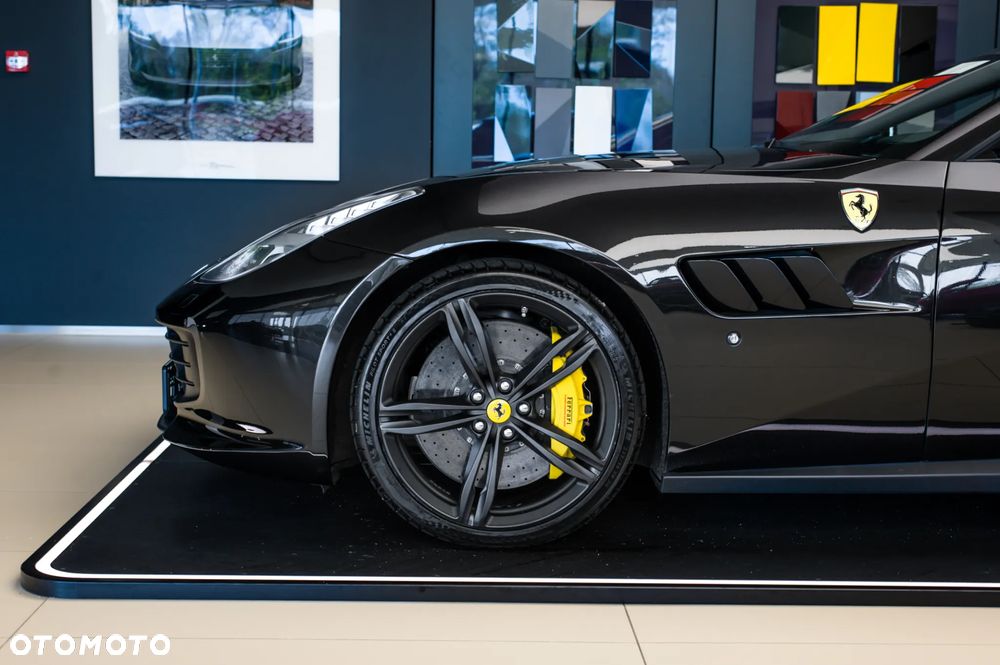 Ferrari GTC4Lusso - 4