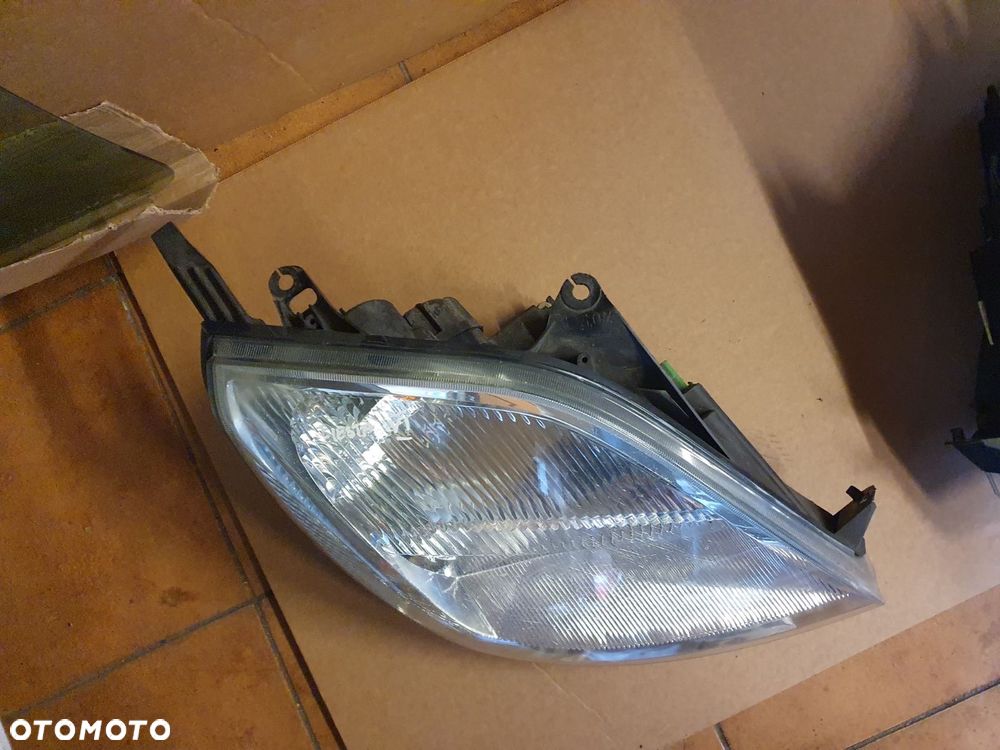REFLEKTOR L/P FORD FIESTA MK6 VI - 4