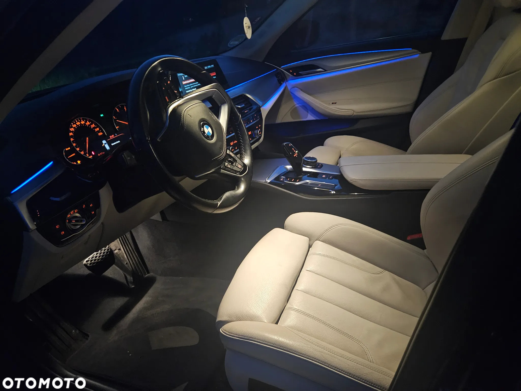 BMW Seria 5 520d Luxury Line sport - 24