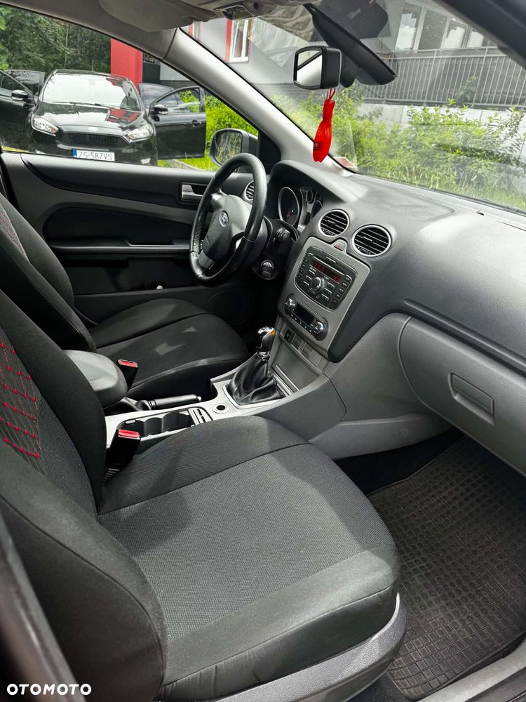 Ford Focus 1.6 Trend - 9
