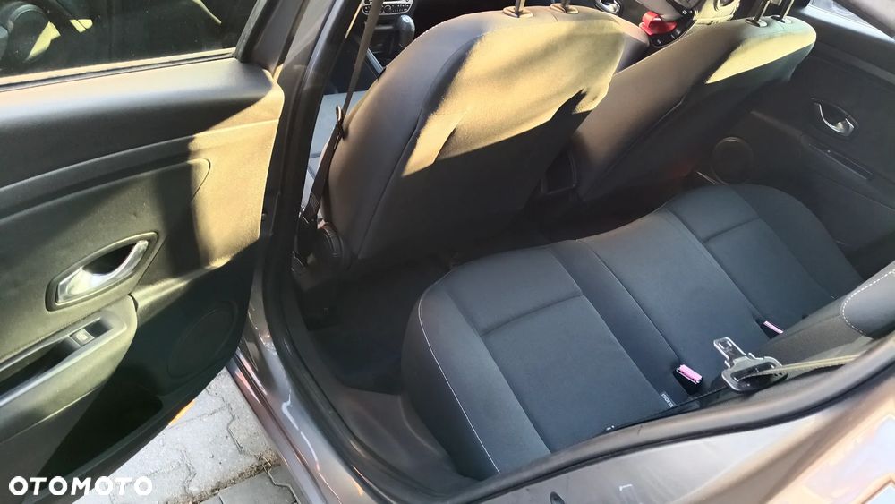 Renault Megane 1.5 dCi Authentique - 9