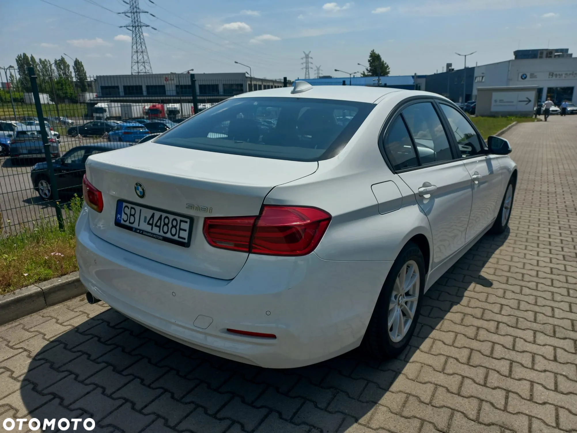 BMW Seria 3 318i - 5