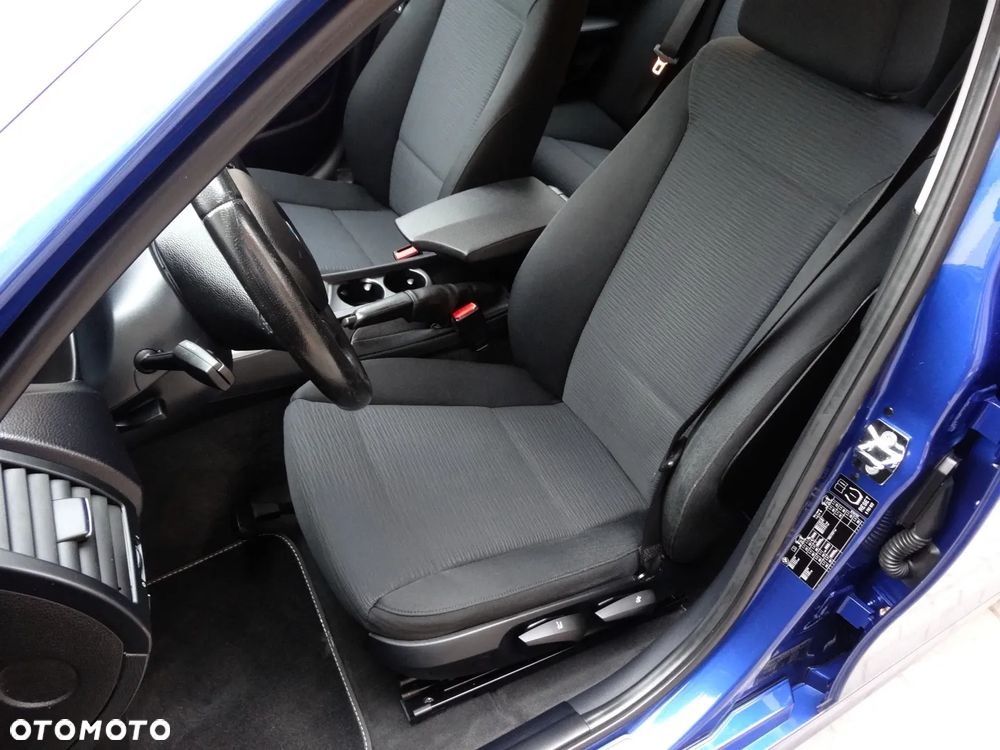 BMW Seria 1 118d DPF - 19