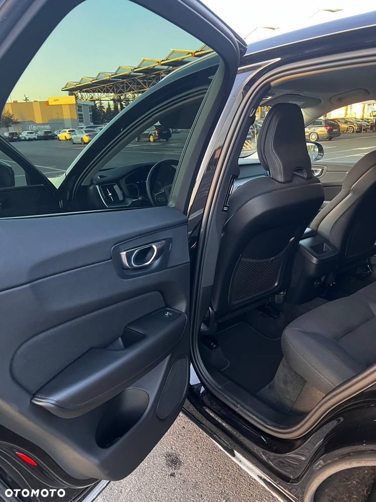 Volvo XC 60 B4 D AWD Geartronic Momentum Pro - 20