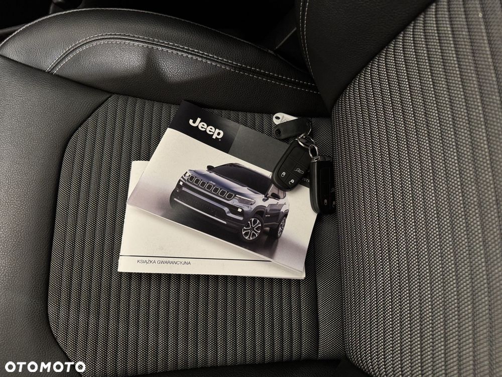 Jeep Compass - 35