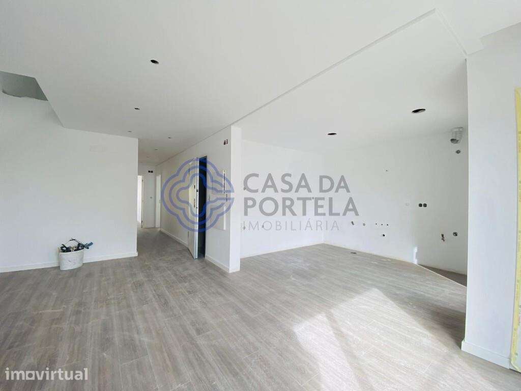 Apartamento T3 no 8.º andar em Santa Marta do Pinhal, com elevadores e - Grande imagem: 5/17