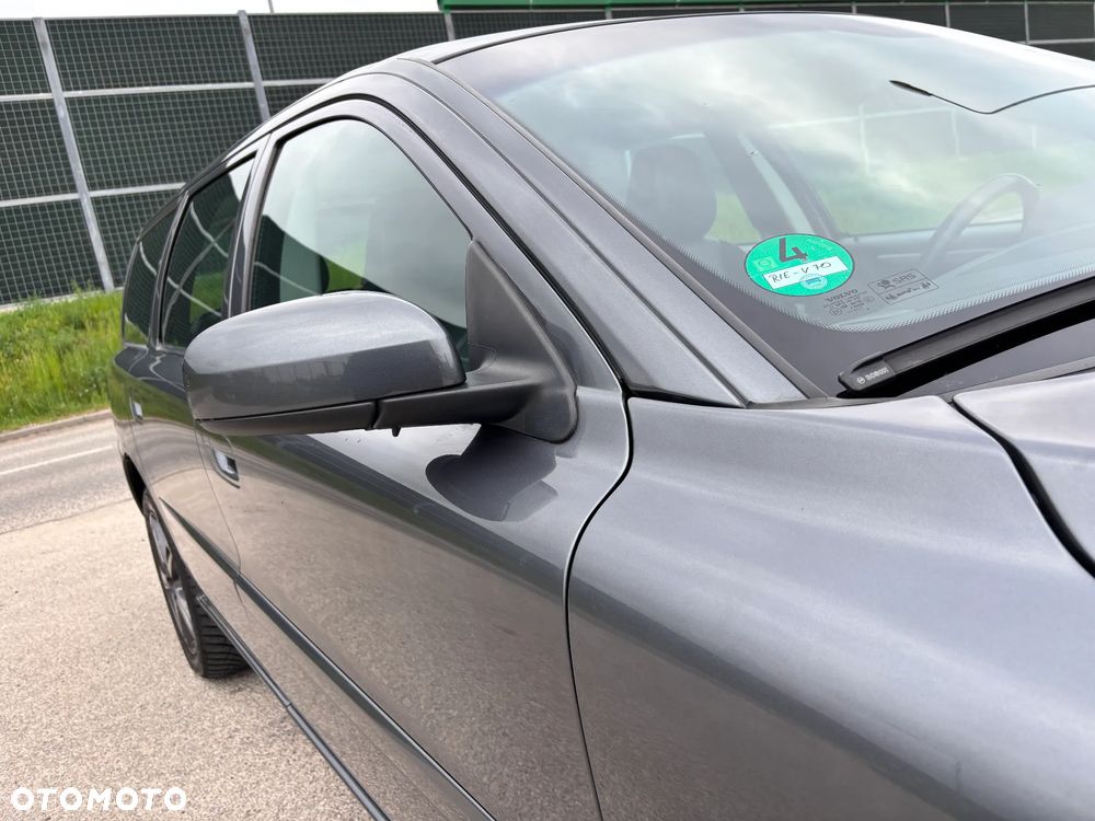 Volvo V70 2.4 Momentum - 31