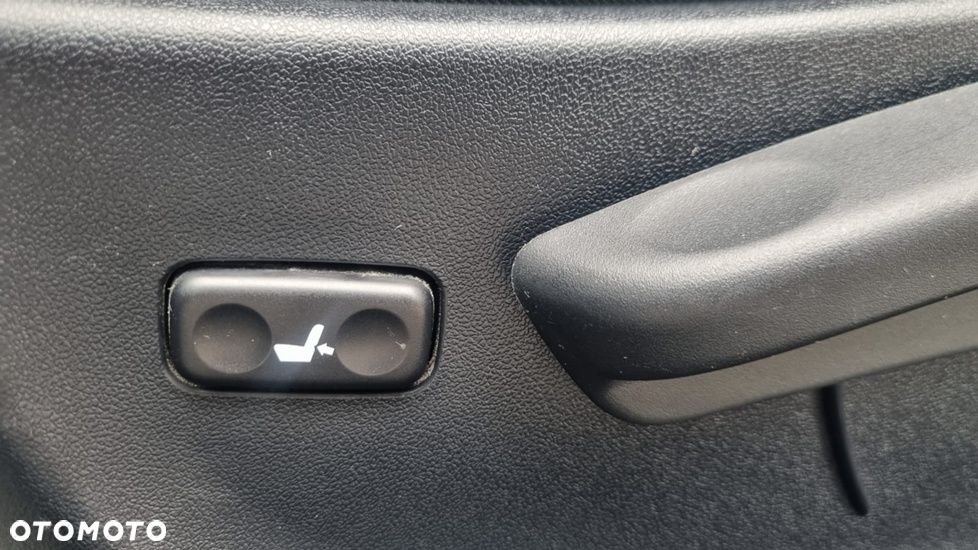 Toyota Avensis 1.8 Business Edition - 18