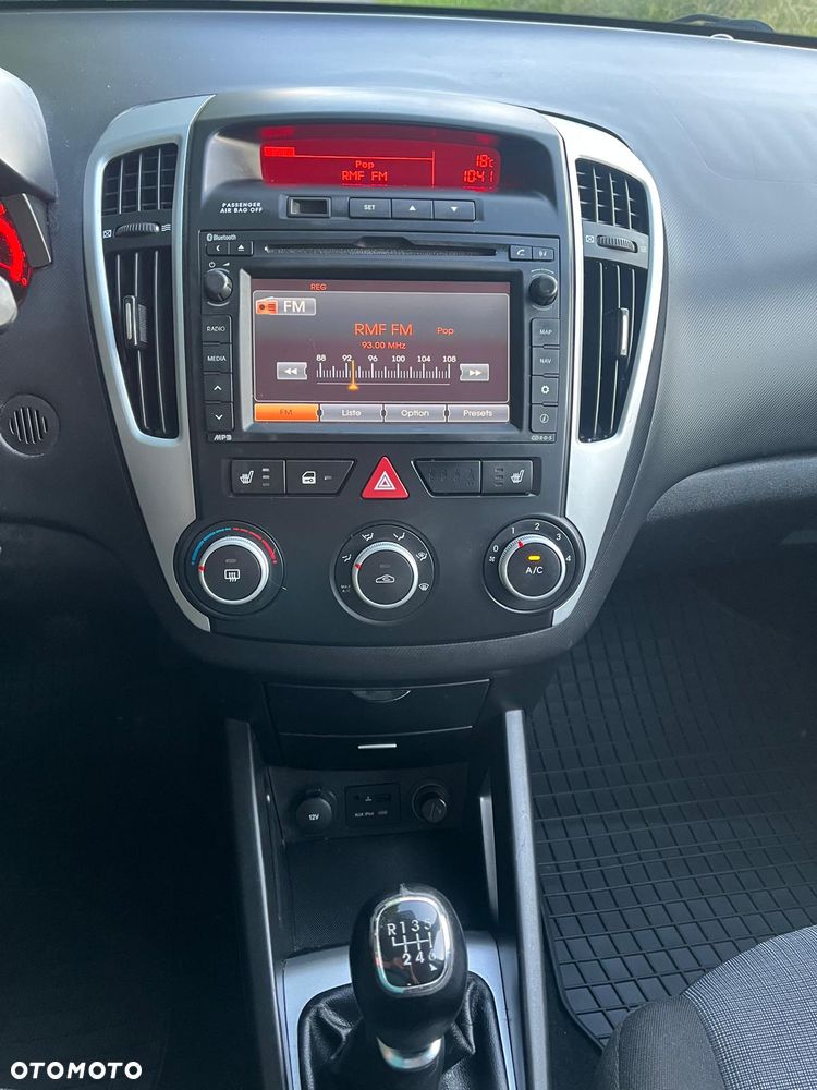 Kia Ceed 1.6 CVVT ISG Spirit - 13