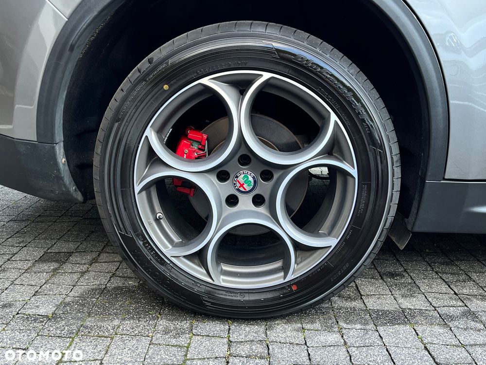 Alfa Romeo Stelvio 2.0 Turbo TI Q4 - 23