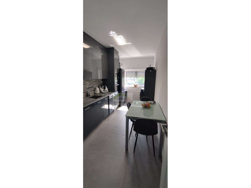 T3 com Cozinha Equipada e Roupeiros Embutidos em Braga - Grande imagem: 3/24