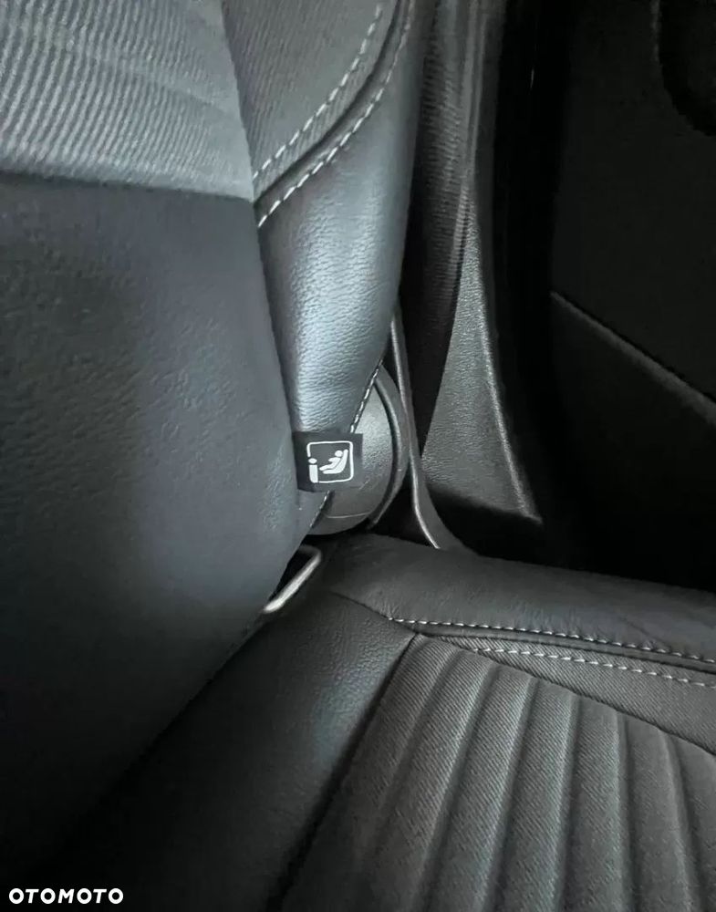 Ford Kuga 2.0 TDCi 2x4 Titanium - 6