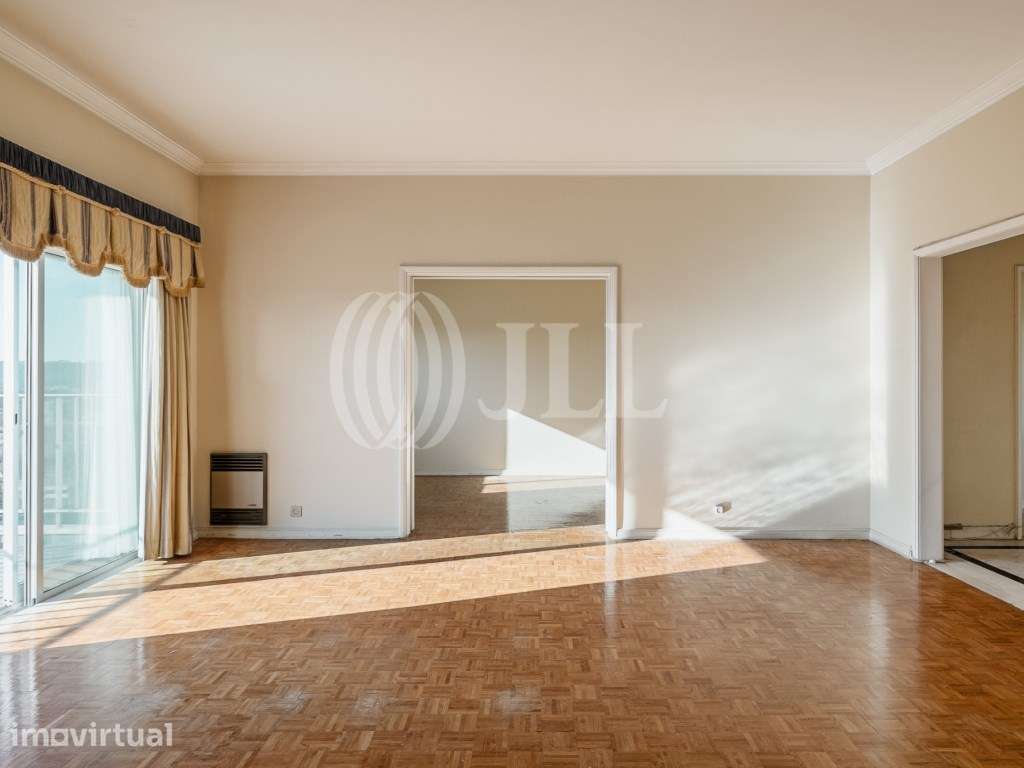 Apartamento T4+1 com varanda, no Campo Grande, em Lisboa - Grande imagem: 4/20