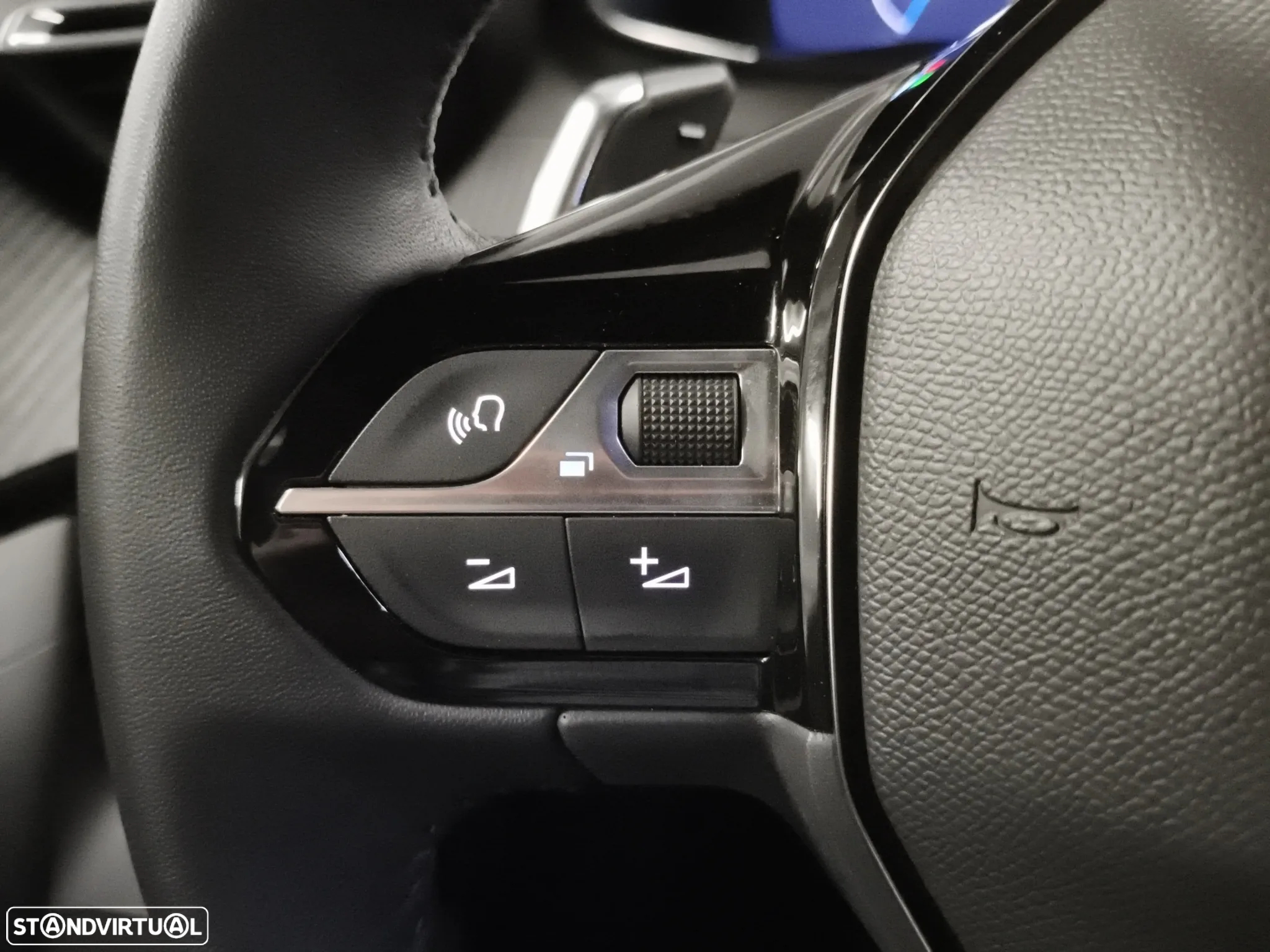 Peugeot 2008 1.2 PureTech Allure EAT8 - 13