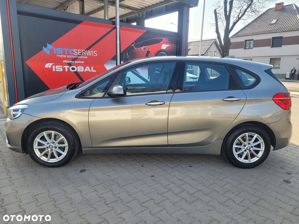 BMW Seria 2 218d - 5