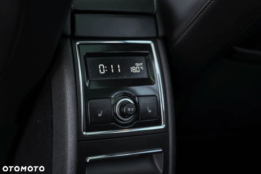 Skoda Superb 2.0 TDI Platinum Outdoor DSG - 17