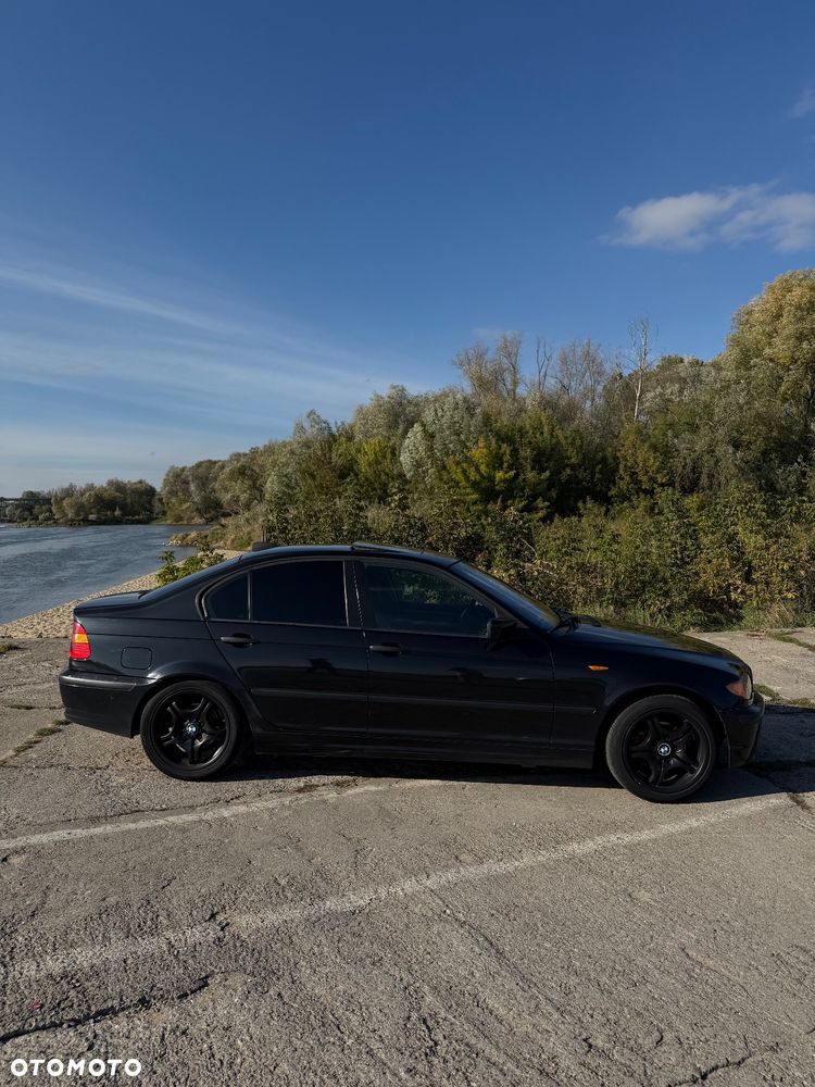 BMW Seria 3 318i - 4