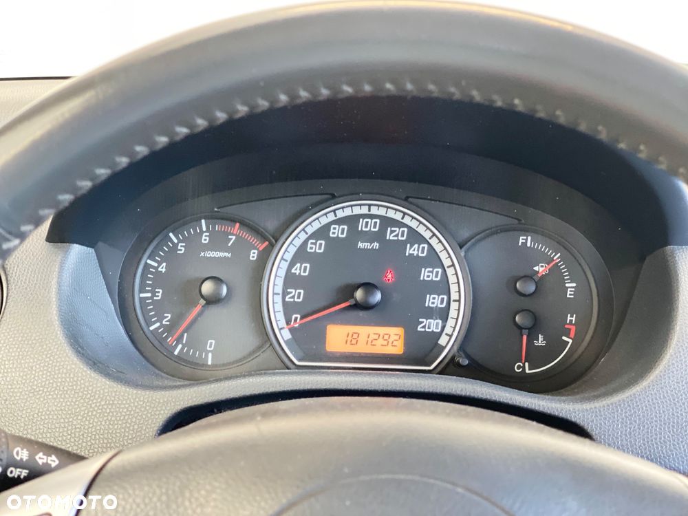 Suzuki Swift 1.3 Club - 23