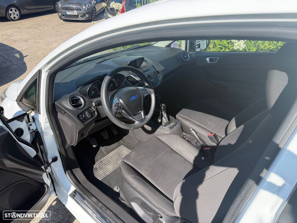 Ford Fiesta 1.0 T EcoBoost Titanium - 12