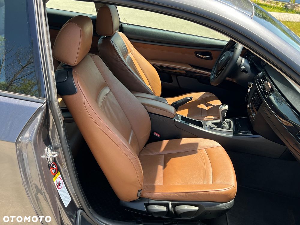 BMW Seria 3 320d DPF - 8