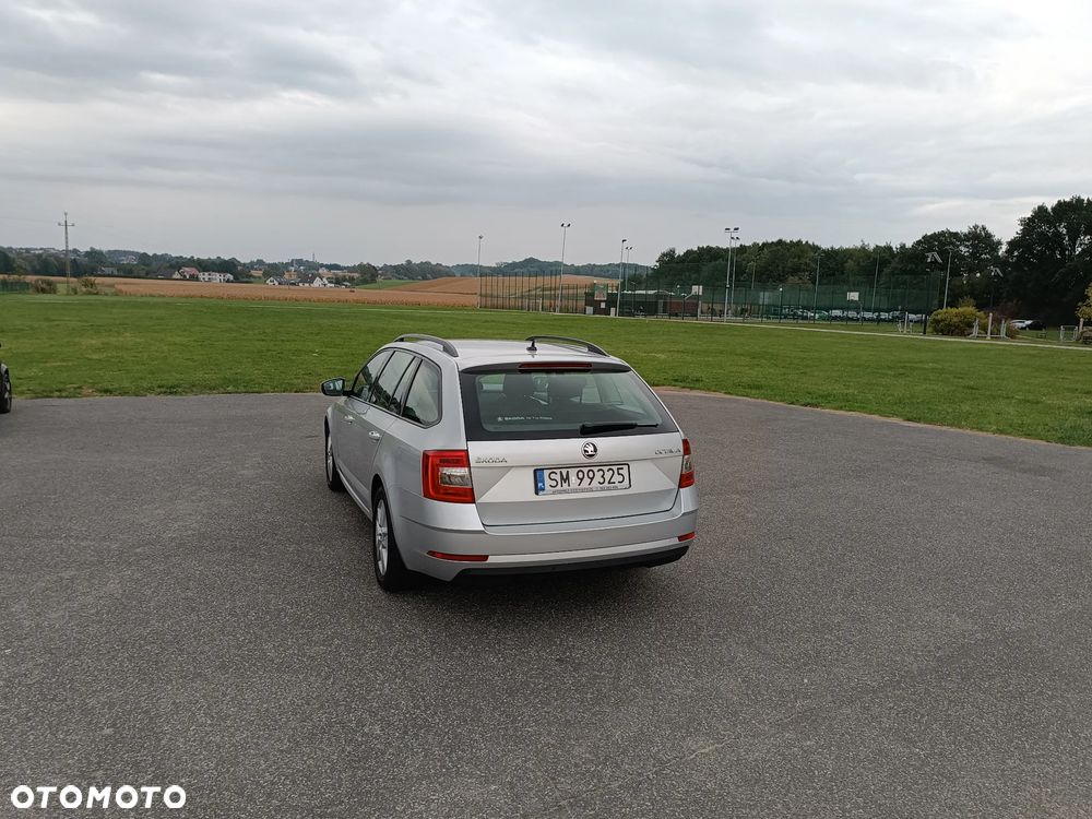 Skoda Octavia 2.0 TSI Clever DSG - 5