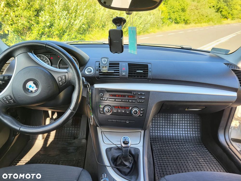 BMW Seria 1 120d - 8